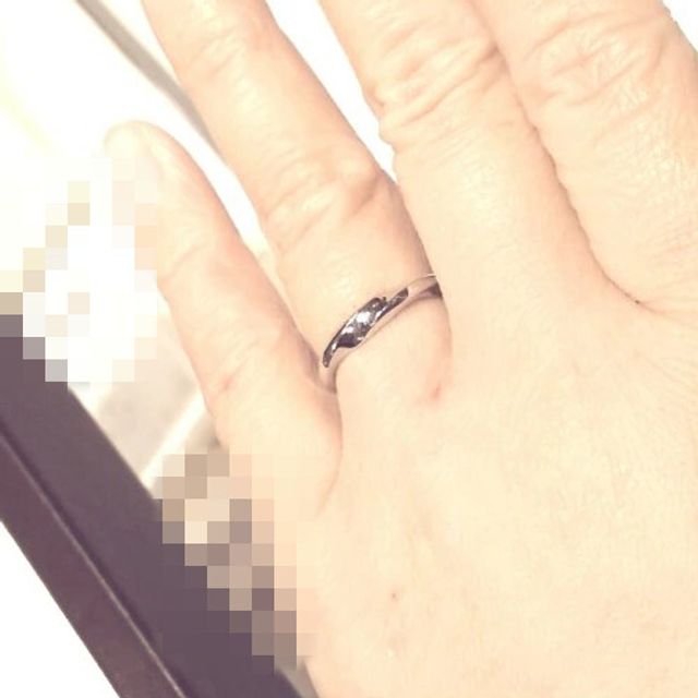 【俄(にわか)の口コミ】 曲線のあるリングを探しており、カーブラインが独特な形をしており気に入…