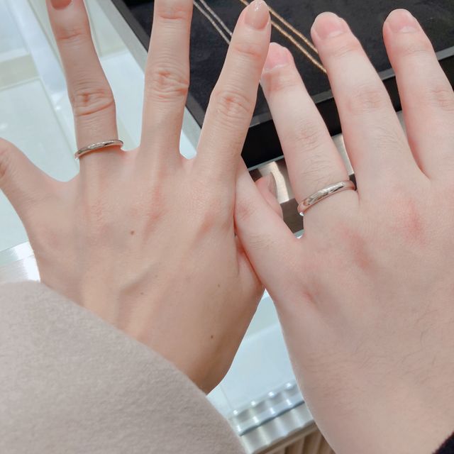 【ティファニー(Tiffany & Co.)の口コミ】 プラチナで、少しダイヤモンドが入っている、ストレートタイプの指輪を試…