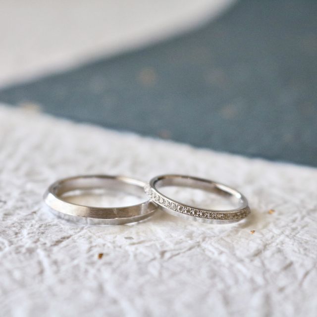 【鶴(mikoto)の口コミ】 シンプルなシルバーリングですが奥さんの指輪にはエタニティみたくストー…