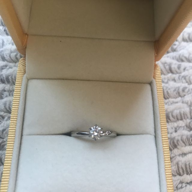 【ケイウノ ブライダル(K.UNO BRIDAL)の口コミ】 友人に紹介してもらいました。親の婚約指輪をリフォームできるというのに…