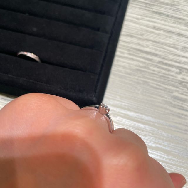【TRECENTI(トレセンテ)の口コミ】 ダイヤモンドの台座が花びらのデザインになっているので、0.3カラットでも…