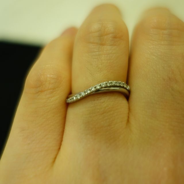 【garden(ガーデン)の口コミ】 私は指が短いので、少しでも長く見えるものを探していました。この指輪は…