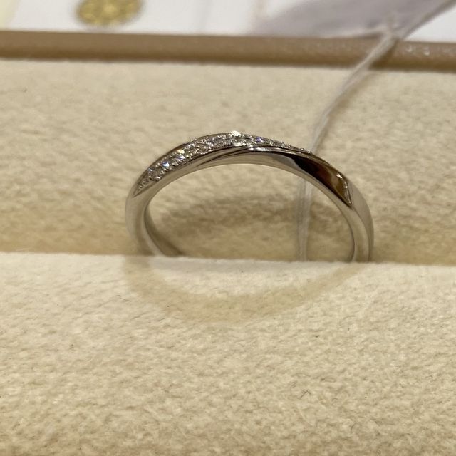 【ith(イズ)の口コミ】 Ｖ字や曲線等の動きのある種類のものを探していたのでシンプルでとてもい…