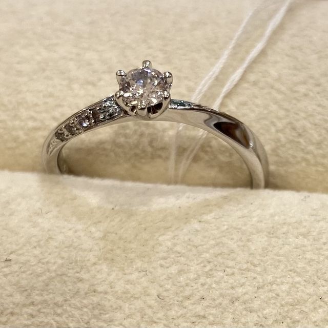 【Mariage ent(マリアージュエント)の口コミ】 ねじり加工のされているもので、その強いねじりを生かした相手側からも自…