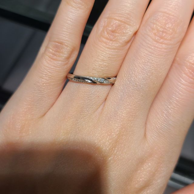 【エクセルコダイヤモンド(EXELCO DIAMOND)の口コミ】 【指輪のデザイン】
店員さんが試着用にいくつか指輪を持ってきてくださり…