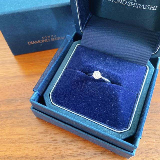 【銀座ダイヤモンドシライシの口コミ】 婚約指輪は彼がダイヤモンドルースを先に購入してプロポーズをしてくれた…