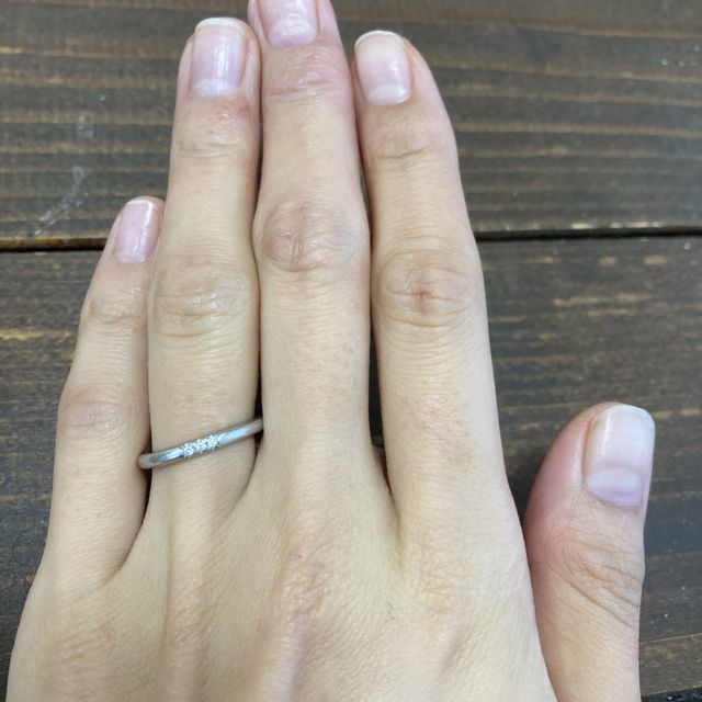 【ティファニー(Tiffany & Co.)の口コミ】 旦那さんとお揃いが良かったので、ストレートなデザインにしました。また…