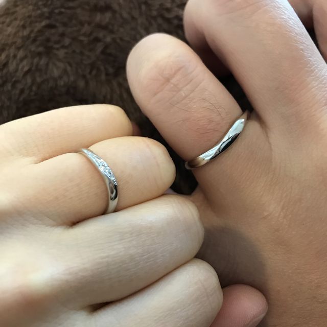 【ヴァンドーム青山(VENDOME AOYAMA)の口コミ】 ・店員さんから女性の指が細めだと、細いウェーブのある指輪がよく似合う…