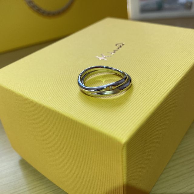 【ケイウノ ブライダル(K.UNO BRIDAL)の口コミ】 デザインがおしゃれで可愛かった。希望の位置にダイヤもつけてもらえまし…