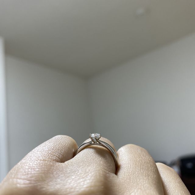 【アイプリモ(I-PRIMO)の口コミ】 横からみたデザインが好みだったこと、結婚指輪と婚約指輪をセットでつけ…