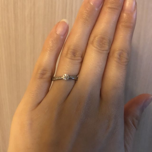 【STAR JEWELRY(スタージュエリー)の口コミ】 普段使いしても浮かない指輪がとにかく
欲しかったけど華やかさも欲しかっ…