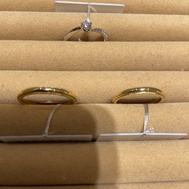 【TRECENTI(トレセンテ)の口コミ】 指輪の内側の加工が特殊で、つけ心地が非常に良かったです。色んな所で試…