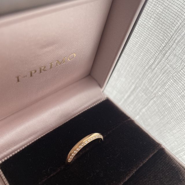 【アイプリモ(I-PRIMO)の口コミ】 つける向きによってダイヤの輝き方が変わるのが素敵だと思いました。
控え…