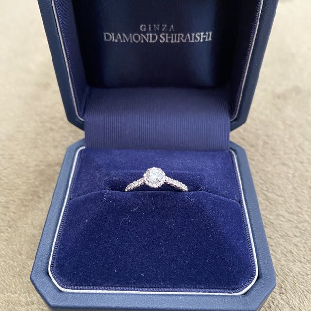 【銀座ダイヤモンドシライシの口コミ】 デザインが気に入り、ダイヤモンドの輝きに惹かれたため購入しました。つ…