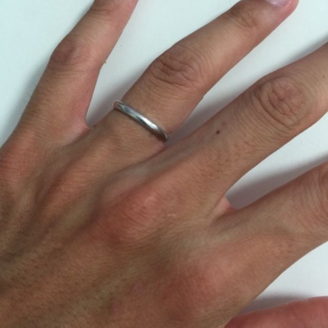 【カルティエ(Cartier)の口コミ】 仕事がスポーツ系の為、細くて頑丈なものを選択。そしてシンプル且つリー…