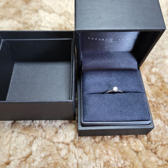 【ラザール ダイヤモンド(LAZARE DIAMOND)の口コミ】 シンプルな指輪が欲しかったのですが、こちらのブランドはシンプルかつダ…
