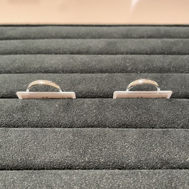 【TRECENTI(トレセンテ)の口コミ】 とてもシンプルなデザインを希望でしたが、太さや厚みが違うものも紹介し…