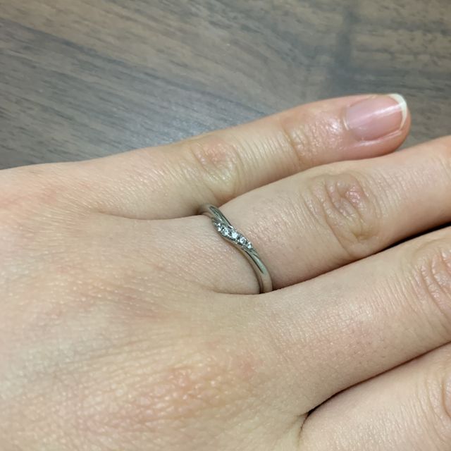 【ケイウノ ブライダル(K.UNO BRIDAL)の口コミ】 好きなことなど2人のことを聞いてデザイナーの方がデザインしてくださると…