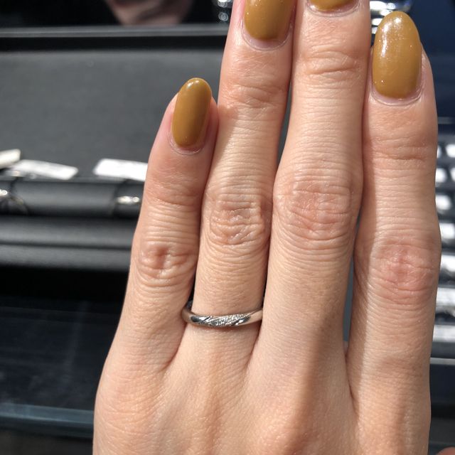 【エクセルコダイヤモンド(EXELCO DIAMOND)の口コミ】 ダイヤモンドの入れ方と、ミル打ちをあしらったデザインが他にはないデザ…