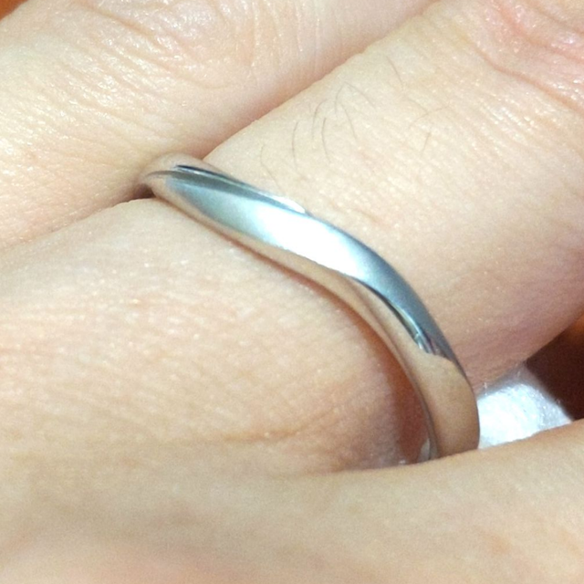 【TRECENTI(トレセンテ)の口コミ】 デザイン:ウェーブデザインで、マット加工が施されており、デザイン性が高…