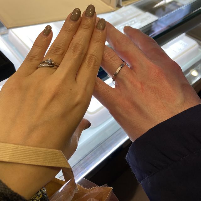 【ヴァンドーム青山(VENDOME AOYAMA)の口コミ】 ダイヤがついているけど、控えめで、細め、ウェーブデザインが気に入りま…