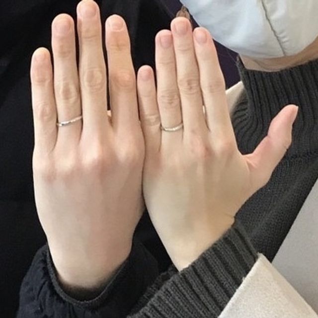 【俄(にわか)の口コミ】 指が細めなので、華奢でシンプルなデザインがいいなとおもっていたところ…