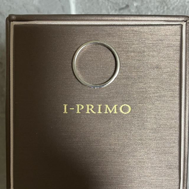 【アイプリモ(I-PRIMO)の口コミ】 婚約指輪と重ね付けした時に可愛くて、理想と合ったから。さらに、お店の…
