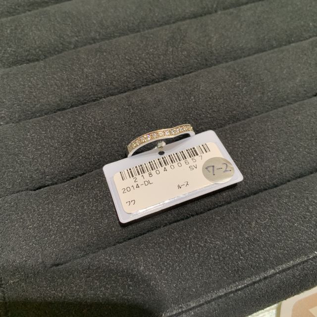 【TRECENTI(トレセンテ)の口コミ】 私の指はV字が似合わず、U字は綺麗に見えるのですが緩やかすぎてあまり惹…