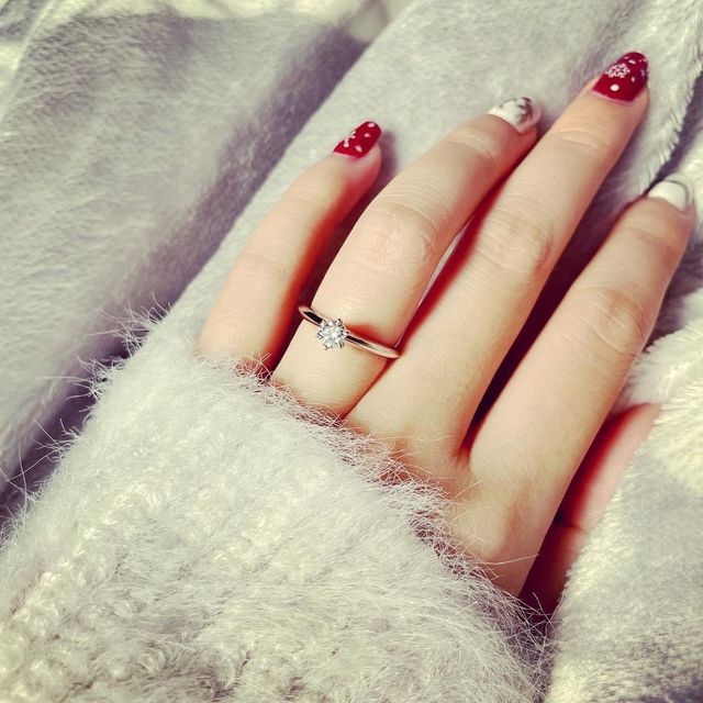 【ティファニー(Tiffany & Co.)の口コミ】 カットがティファニーらしいカットなので、気に入っています。普段つける…