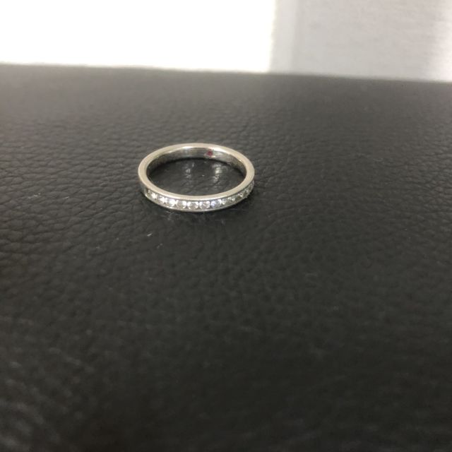 【STAR JEWELRY(スタージュエリー)の口コミ】 普段から使うのに他の指輪と馴染みがいいものを
購入したいと思いこちらの…