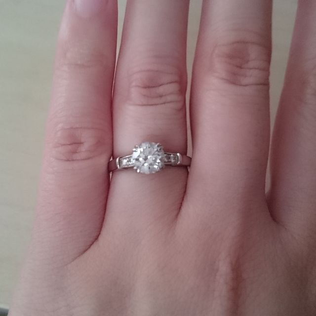 【ハリー・ウィンストン(Harry Winston)の口コミ】 婚約指輪にはHarry Winstonのがほしかったので、夫に伝えて買ってもらいま…