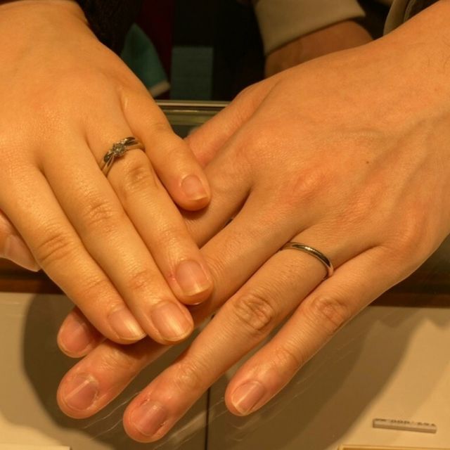 【銀座ダイヤモンドシライシの口コミ】 婚約指輪・結婚指輪ともに、ストレートでシンプルなデザインを希望してい…