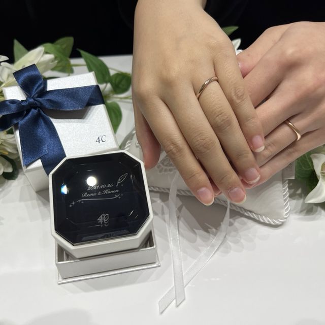 【4℃ BRIDAL(ヨンドシーブライダル)の口コミ】 他の人とあまり被らないようなデザイン・色がお気に入りです！
私自身肌色…