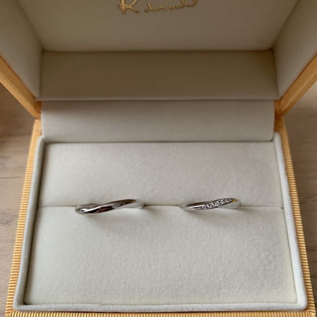 【ケイウノ ブライダル(K.UNO BRIDAL)の口コミ】 デザインがとてもかわいくて、ストレートではなく、ちょっとひねっている…