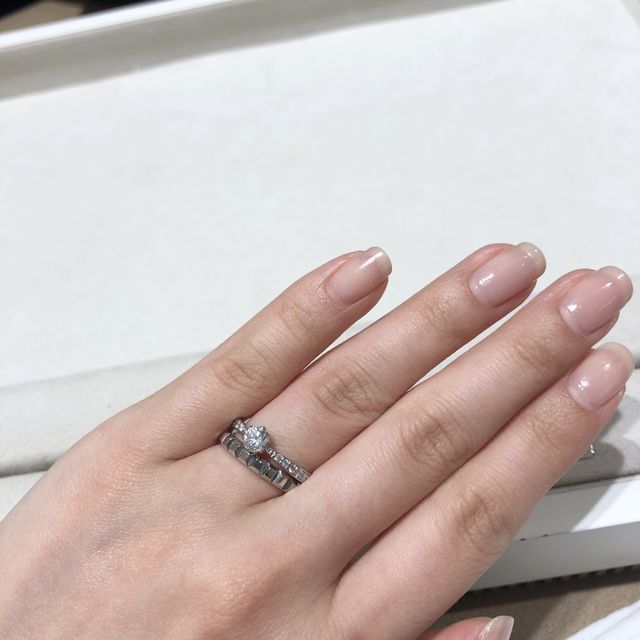 【ブシュロン(BOUCHERON)の口コミ】 パリの石畳をイメージして作られたものでダイヤが入っていないのにキラキ…