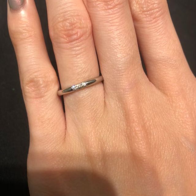 【ティファニー(Tiffany & Co.)の口コミ】 3つダイヤが並んでいるデザインは他のブランドでも見かけますが、斜めの彫…