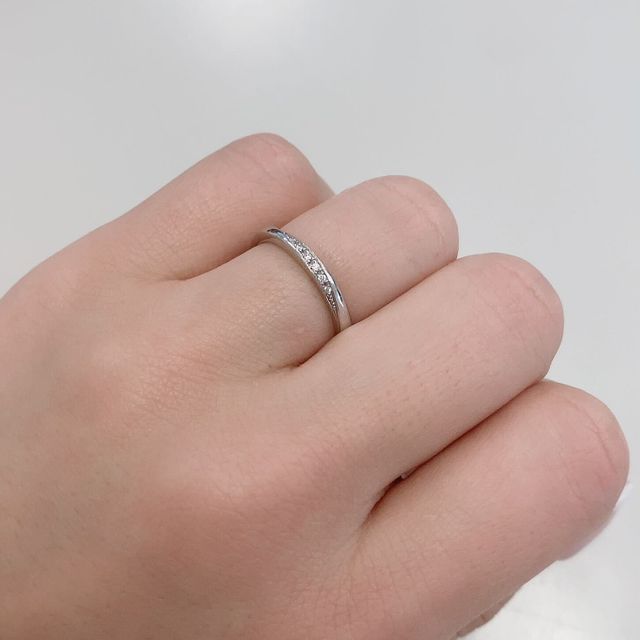 【銀座ダイヤモンドシライシの口コミ】 主張しすぎない程度に飾りが施されているものがよかった。同じようなデザ…