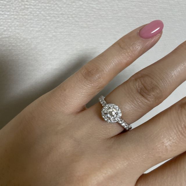 【アイプリモ(I-PRIMO)の口コミ】 旅行先でたまたま立ち寄った際に、この指輪に出逢いました。デザインがと…