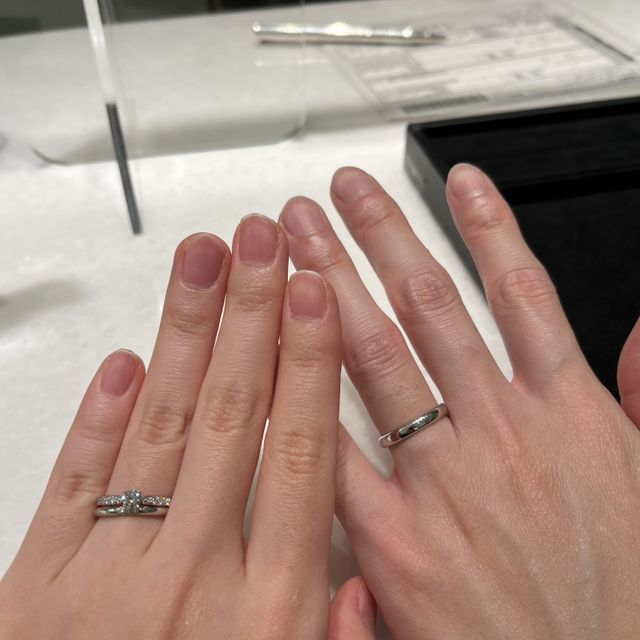 【ティファニー(Tiffany & Co.)の口コミ】 シンプルな結婚指輪かつ有名なブランドのものを身につけたいという方には…