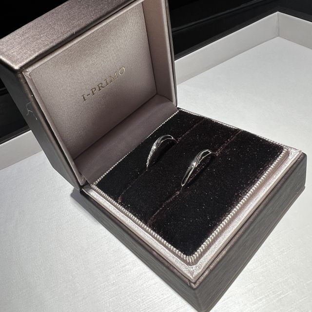 【アイプリモ(I-PRIMO)の口コミ】 デザインに一目惚れしこちらの指輪を選びました。シンプルでもなく派手で…