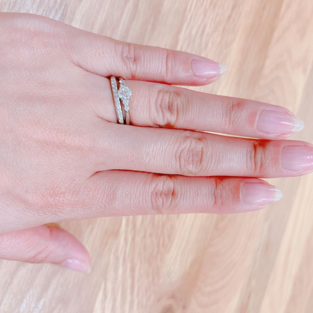 【CAFERING(カフェリング)の口コミ】 とにかくシンプルかつ華やかな長く付けられるものがよく、ハーフエタニテ…