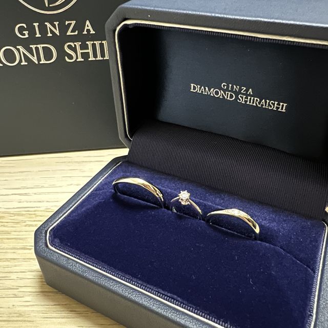 【銀座ダイヤモンドシライシの口コミ】 デザインはシンプルが良くて、少しデザイン性のあるものがよかったのでウ…