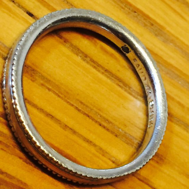 【EAU DOUCE4℃の口コミ】 最初は妻はゴールドの特殊なデザインのペアリングを希望していましたが、…