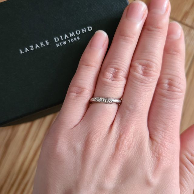 【ラザール ダイヤモンド(LAZARE DIAMOND)の口コミ】 とにかくダイヤモンドの石の輝きが素晴らしく、7件ほど、他のブランドをは…