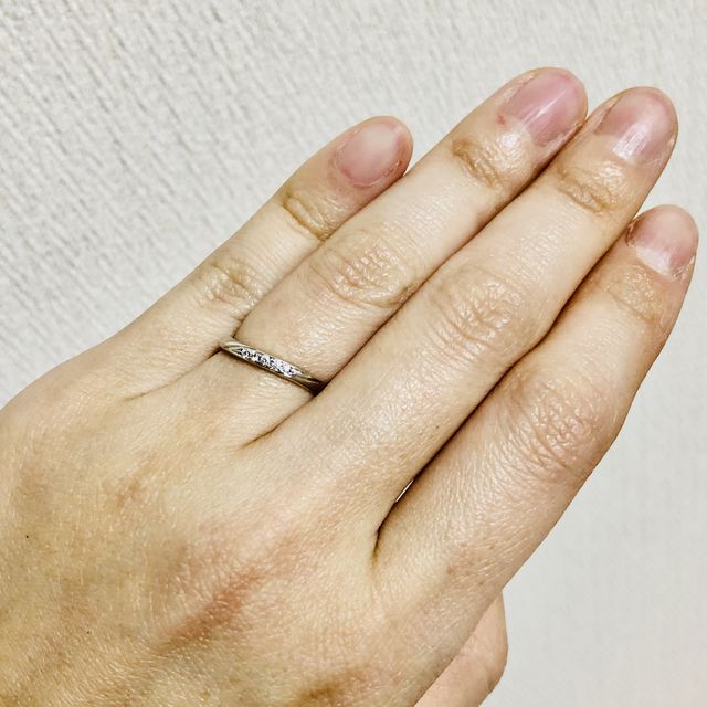 【宝寿堂(ほうじゅどう)の口コミ】 デザインが気に入り、すぐ決まりました。婚約指輪はダイヤモンドが沢山付…