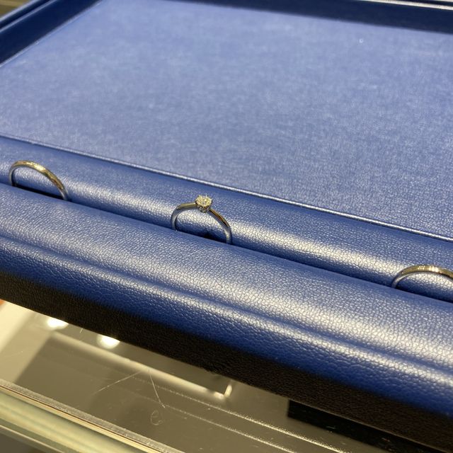 【銀座ダイヤモンドシライシの口コミ】 デザイン、価格です。
他のメーカーならブランド価格ということで2倍する…