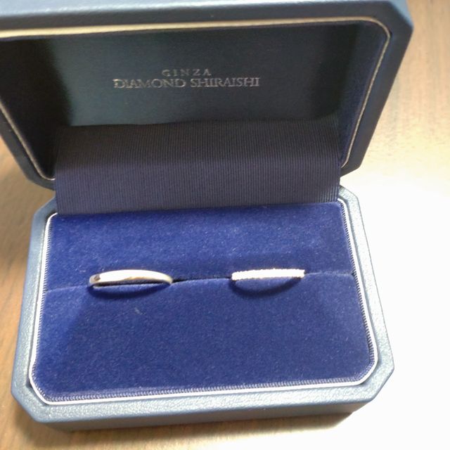 【銀座ダイヤモンドシライシの口コミ】 ブーケのハーフエタニティ。とてもダイヤモンドの輝きが綺麗です。ストレ…