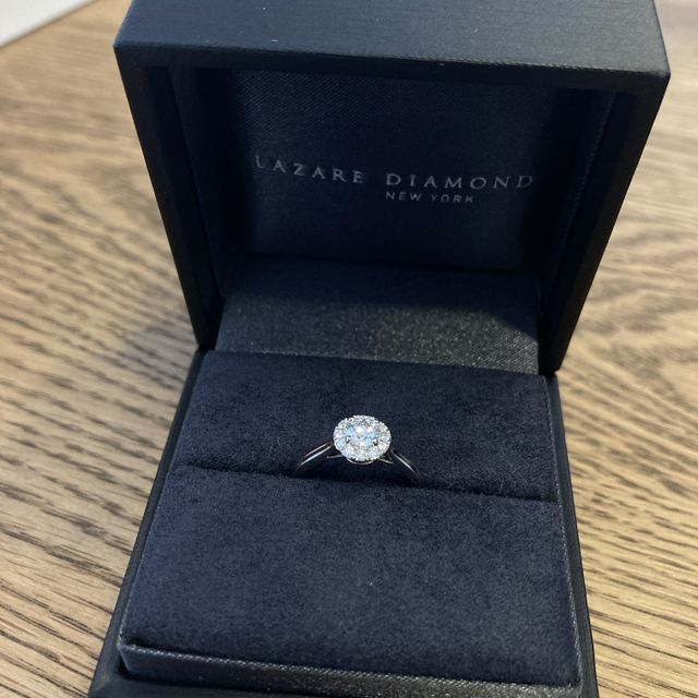 【ラザール ダイヤモンド(LAZARE DIAMOND)の口コミ】 好きなブランドが特に無かったので、石が良い所にしようと思い決めました…