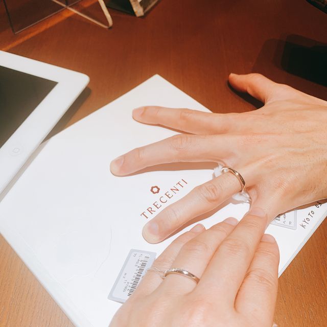 【TRECENTI(トレセンテ)の口コミ】 指輪の内リングのカットにこだわっているようで、つけ心地がよかった。ダ…