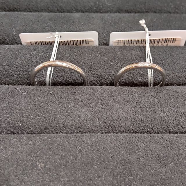 【TRECENTI(トレセンテ)の口コミ】 数ある種類の中でも1番シンプルな指輪。付けた時に圧迫感を全く感じないブ…